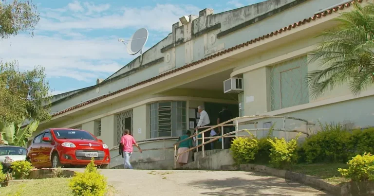 Profissionais de saúde passam por treinamento na Clinica da Mulher em Três Corações.