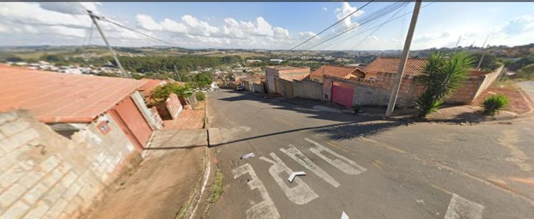 Morador da Vila Bela 1 faz reclamação sobre falta de Nomeação de Ruas do bairro.