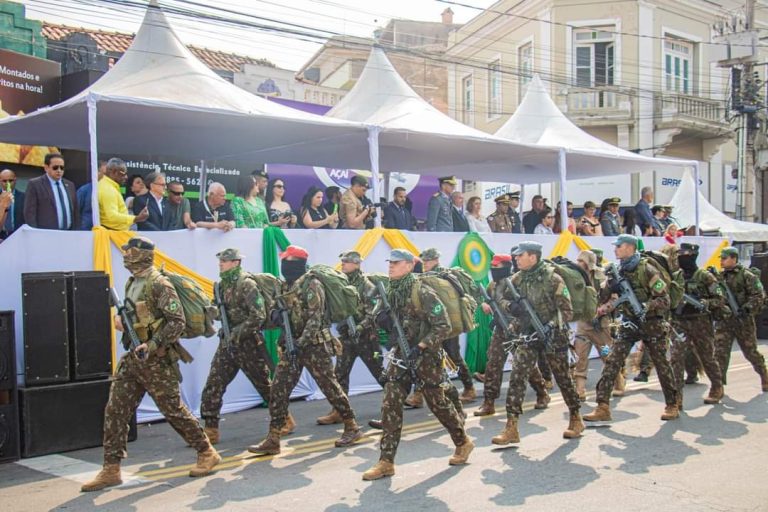 Três Corações Celebra Independência do Brasil com Desfile Cívico e Militar.