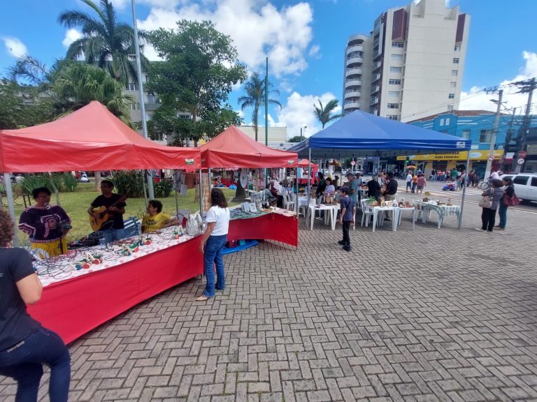 Edições especiais de natal da Feira de Artesanato Tricordiana acontecem neste fim de semana.