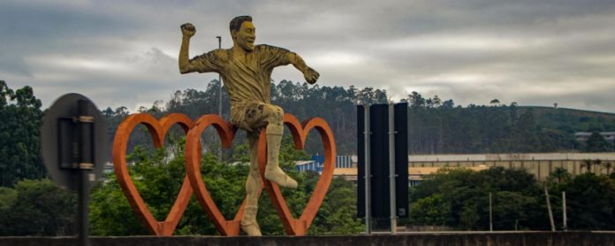 tres-coracoes-o-berco-do-pele-1140x355